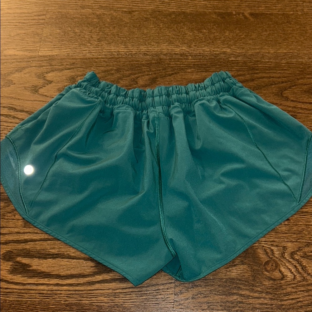 GREEN HOTTY HOT LULU SHORTS